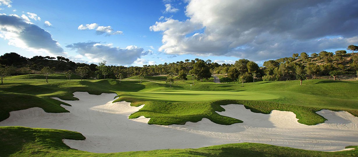 Las Colinas Golf & Country Club