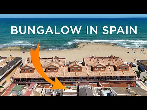 Luxurious renovated bungalow with solarium on the second line of La Mata beach in Spain