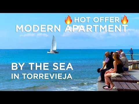 Touring a Cozy Beach Home Near the Sea!