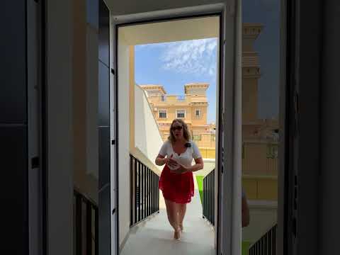 Besichtigen Sie diese moderne Neubauwohnung mit Pool!