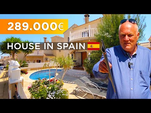 House in Spain 🌴 Golf house with huge plot 🔥260m²🔥 in the golf course area of Villamartin