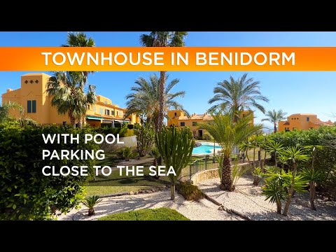 Property in Spain in Benidorm 🌊️🌴 Townhouse with community pool and parking in Spain